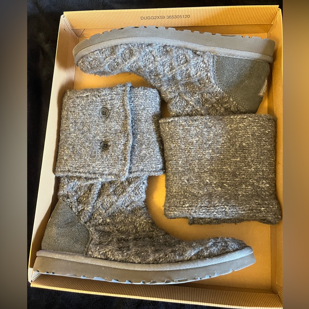 UGG Australia Lattice Cardy Boots - Picture 6 of 16